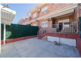 Chalet adosado en venta en Calle de Peñíscola, 40 photo 0