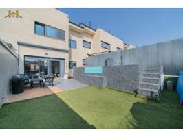 Impresionante chalet adosado en zona exclusiva en Arroyomolinos photo 0