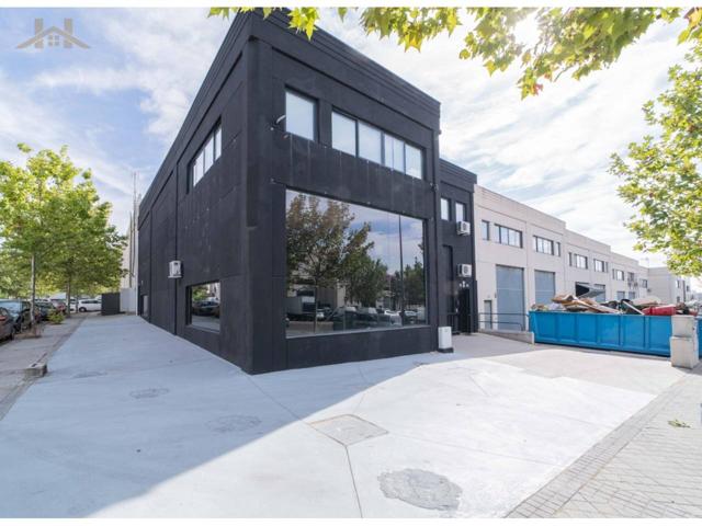 Nave en venta en Calle de Santiago Ramón y Cajal, 151 photo 0