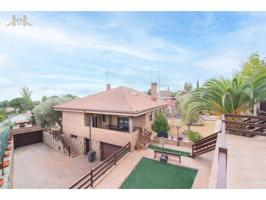 Casa o chalet independiente en venta en Calle Miguel de Cervantes, 9 photo 0