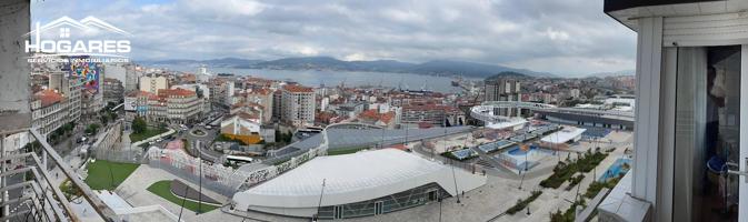 Amplio piso en el centro de Vigo con vistas impresionantes photo 0