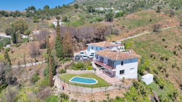 Villa en venta (alquiler con derecho a compra) en Valtocado (Mijas), con apartamento independiente. photo 0