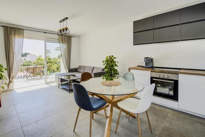 Apartamento reformado con vistas al mar en la Cala de Mijas, 2d 1b y con gran espacio exterior. photo 0