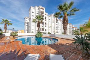 Casa en venta en Estepona photo 0