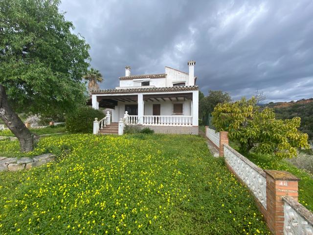 Casa con Terreno | CABANILLAS REAL ESTATE photo 0