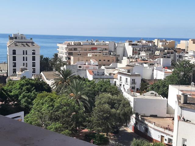 EN ALQUILER ATICO DE 3 DORMITORIOS Y 2 BAÑOS EN CASCO URBANO DE ESTEPONA photo 0