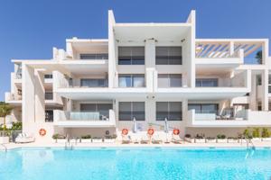 Bajo en venta en Estepona | CABANILLAS REAL ESTATE photo 0