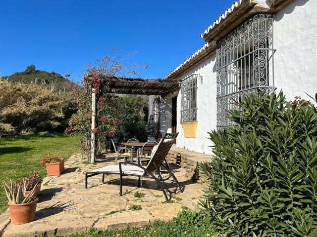 Encantadora casa de campo en alquiler, con piscina privada. photo 0