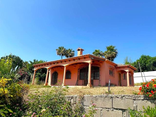 Villa en venta en Estepona en venta Estepona photo 0