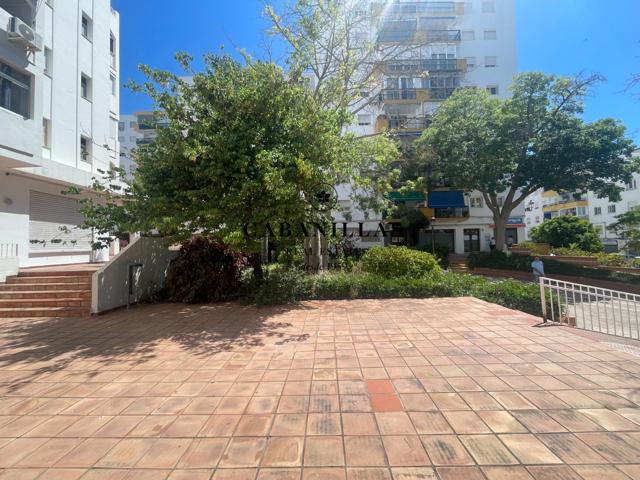 Local comercial en venta en Estepona | CABANILLAS REAL ESTATE photo 0