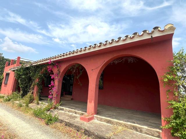 CASA CON GRAN PARCELA | CABANILLAS REAL ESTATE photo 0