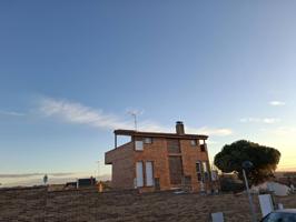 Chalet unifamiliar en venta en Centro photo 0