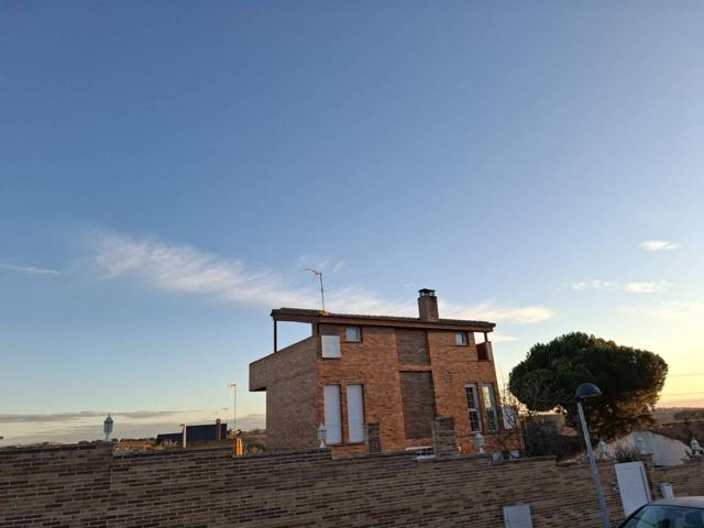 Chalet unifamiliar en venta en Centro photo 0