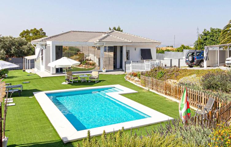 Villa con piscina en Pinos de Alhaurin photo 0