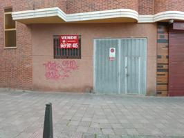 ¿Necesitas un garaje seguro y espacioso para tus vehículos? ¿O un almacén versátil para tu negocio? photo 0