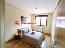 Exclusivo Chalet Pareado Junto al HUBU: Tu Oasis Urbano en Burgos photo 0