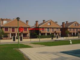 Exclusivo Chalet Adosado Junto al HUBU: Tu Oasis Urbano en Burgos photo 0