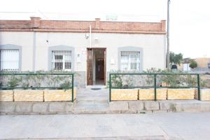 CASA CON TERRAZA EN LOS MOLINOS photo 0