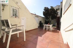 5 HABITACIONES, PATIO Y GARAJE photo 0