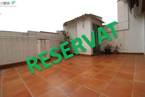 Impresionante Adosado en Barbera del Vallès: Espacios Amplios y Comodidades Modernas photo 0