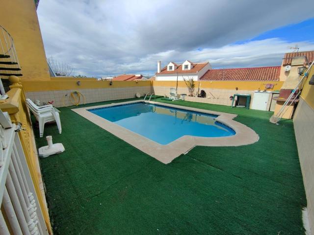 Increible pareado con piscina en el Tomillar, Puerto de la torre. Alquiler con opción a compra! photo 0