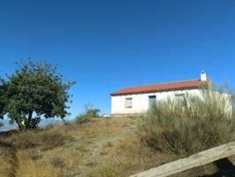 Espectacular casa rural semi reformada al lado de la Ermita de los Verdiales. Puerto de la Torre photo 0