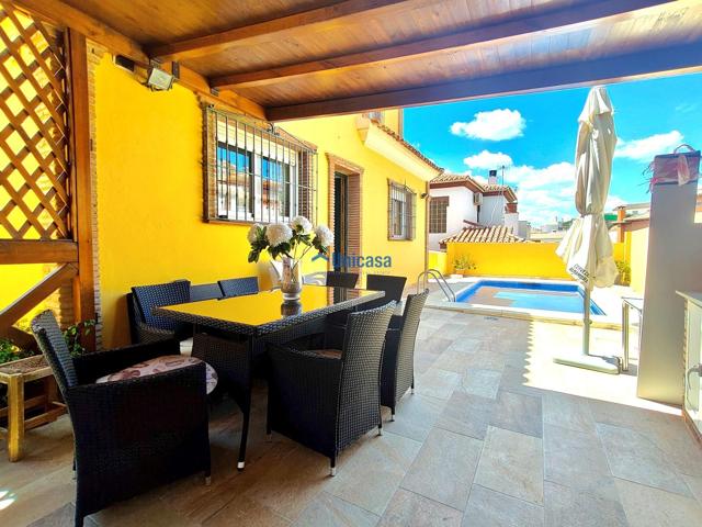 ¡En venta! Chalet independiente con piscina privada en Morales, Puerto de la Torre photo 0