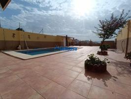 ¡Oportunidad única! Chalet pareado con piscina privada y vistas despejadas en Puerto de la Torre photo 0