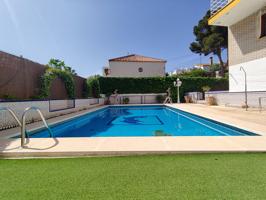 Impresionante chalet independiente en Puertosol photo 0