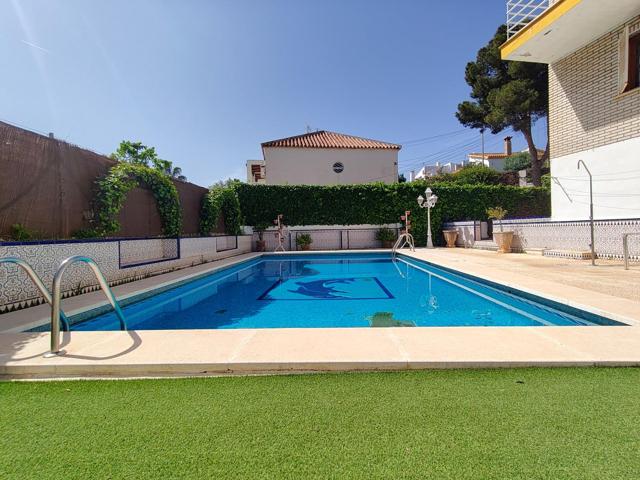 Impresionante chalet independiente en Puertosol photo 0