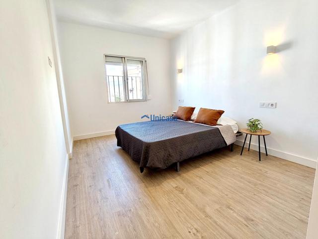 ¡Oportunidad única! Vivienda completamente reformada con materiales de alta calidad, lista para entrar a vivir. photo 0