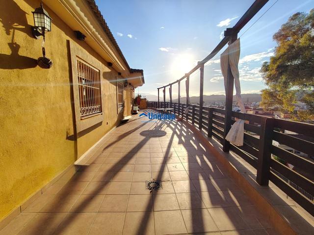 Casa amplia con terraza, garaje y buhardilla en Las Morillas – Puerto de la Torre photo 0
