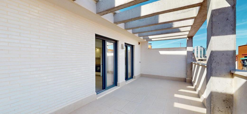 ¡SERVICHECK INMOBILIARIA, SIN COMISION PARA EL COMPRADOR! comercializa precioso ATICO de 2 habita photo 0