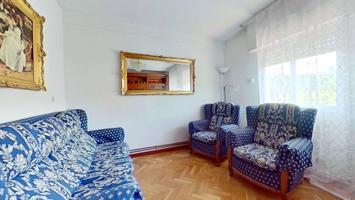 Piso en venta en Calle Manuel Laguna, Madrid photo 0