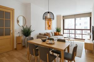 Servicheck inmobiliaria vende bonito piso exterior de 3 dormitorios, dos baños, plaza de garaje y trastero photo 0