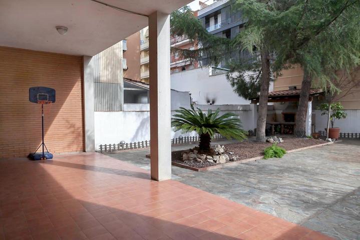 OPORTUNIDAD, Casa en Venta en Montcada i Reixach Centro photo 0