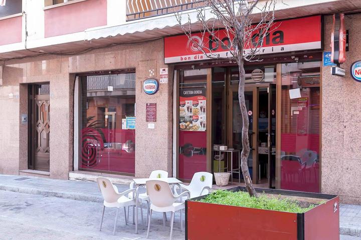 Mollet Local en zona peatonal, centro. OPORTUNIDAD photo 0