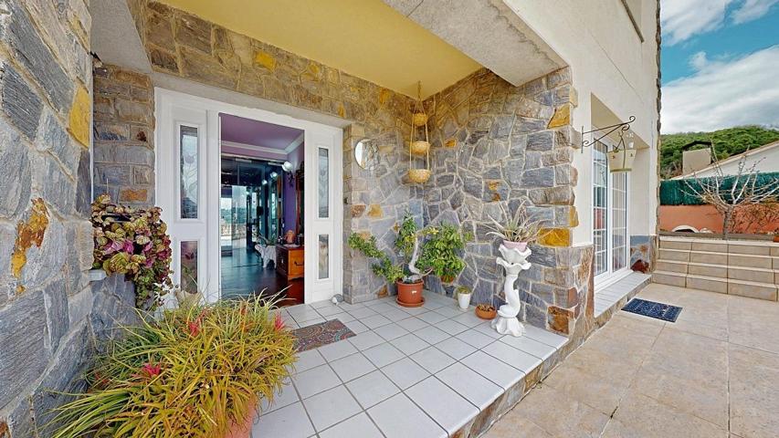 🏡🌿 *Exclusiva Casa de Lujo en Caldes de Montbui – Oasis de Elegancia y Confort* 🌿🏡 photo 0