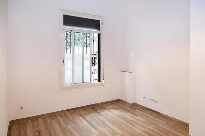 Venta en Sagrada Familia. Barcelona. photo 0
