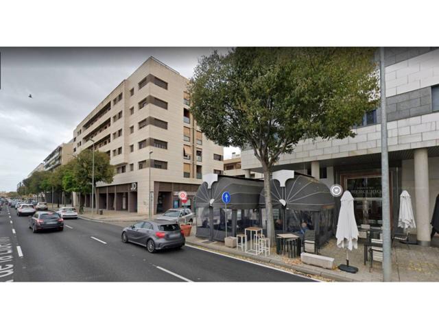 INVERSORES: Local para cualquier negocio o inversión junto al Vial photo 0