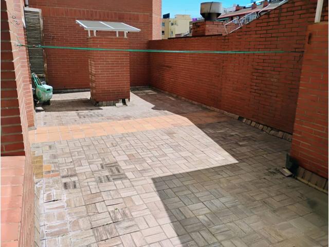 PLANTA SEXTA CON TERRAZA Y ASCENSOR. APARTAMENTO ACTUALMENTE SIN CEDULA HABTABILIDAD photo 0