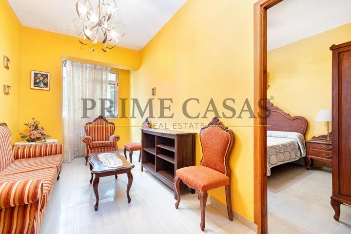 Casa terrera con terraza en la plaza de San Gregorio (Telde) photo 0