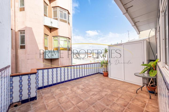 Casa terrera con terraza en la plaza de San Gregorio (Telde) photo 0