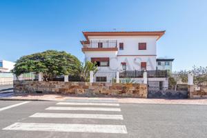 CHALET EN MELONERAS CON VISTAS AL MAR photo 0