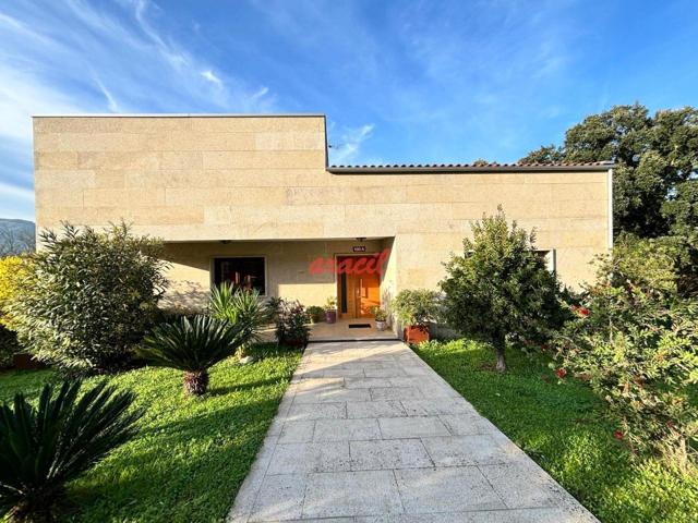 Unifamiliar En venta en Ourense photo 0