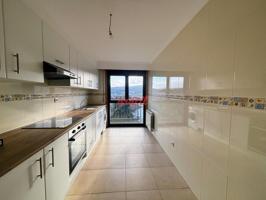 Apartamento a estrenar, todo exterior en zona Residencia photo 0