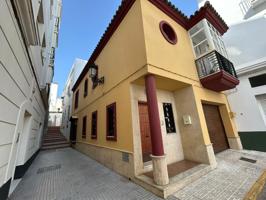 Casa unifamiliar de 4 dormitorios en el Centro photo 0