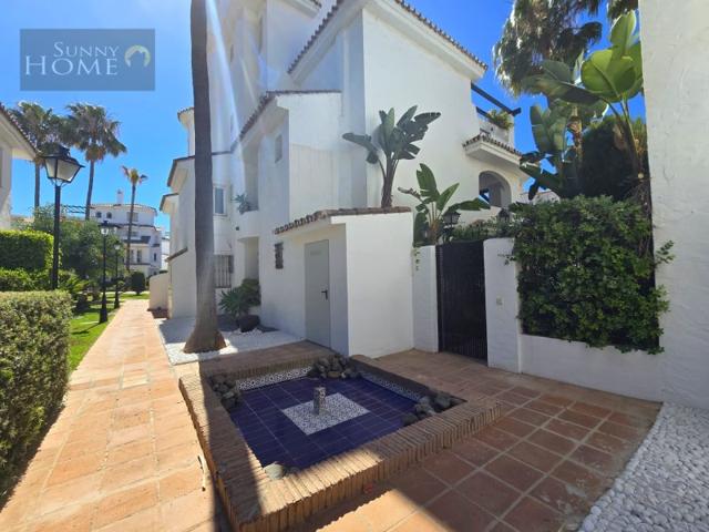 Piso En venta en Los Naranjos, Marbella photo 0