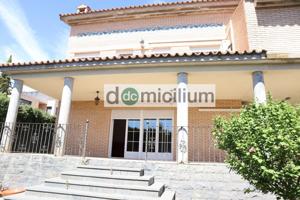 Unifamiliar En venta en Montecanal-Valdespartera-Rosales Del Canal, Zaragoza photo 0