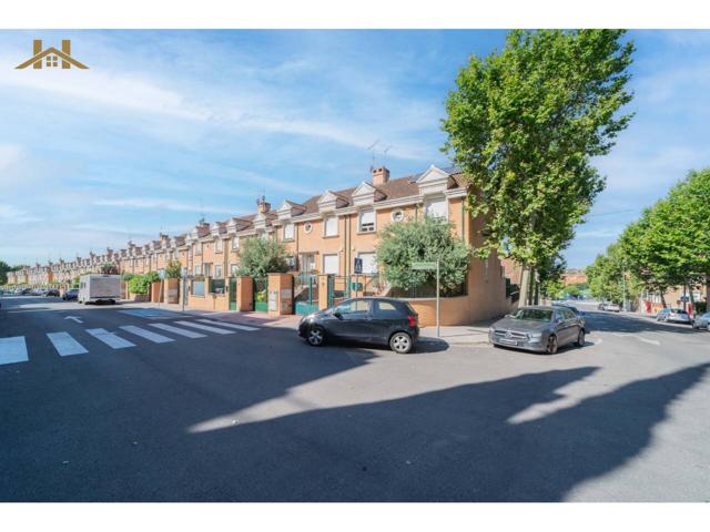 MAGNIFICO UNIFAMILIAR DE ESQUINA photo 0